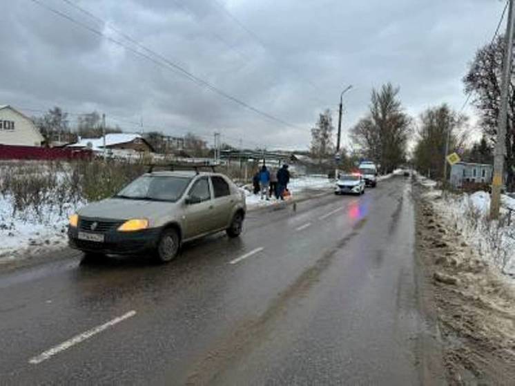 Водитель Renault Logan сбил женщину в Донском