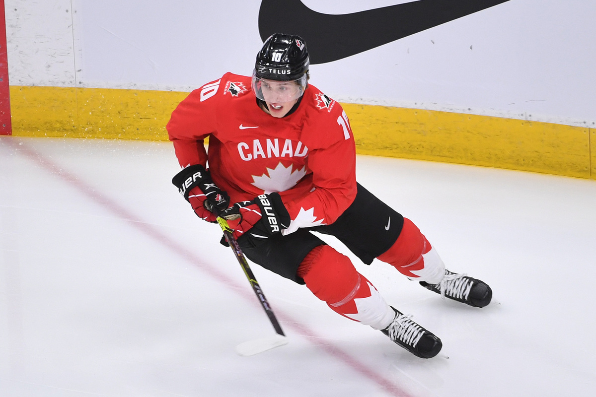 Хоккеиста «Сент‑Луиса» госпитализировали после попадания шайбы в шею