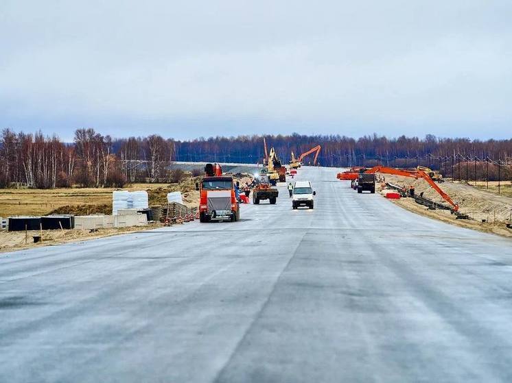 Строители из Югры достраивают дорогу Макеевка - Ясиноватая