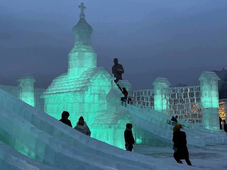 Три горки построят в ледовом городке на площади в Чите