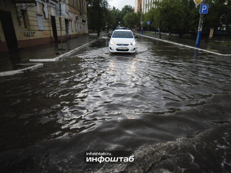 В Астрахани на улице Ленина начинается реконструкция ливневки