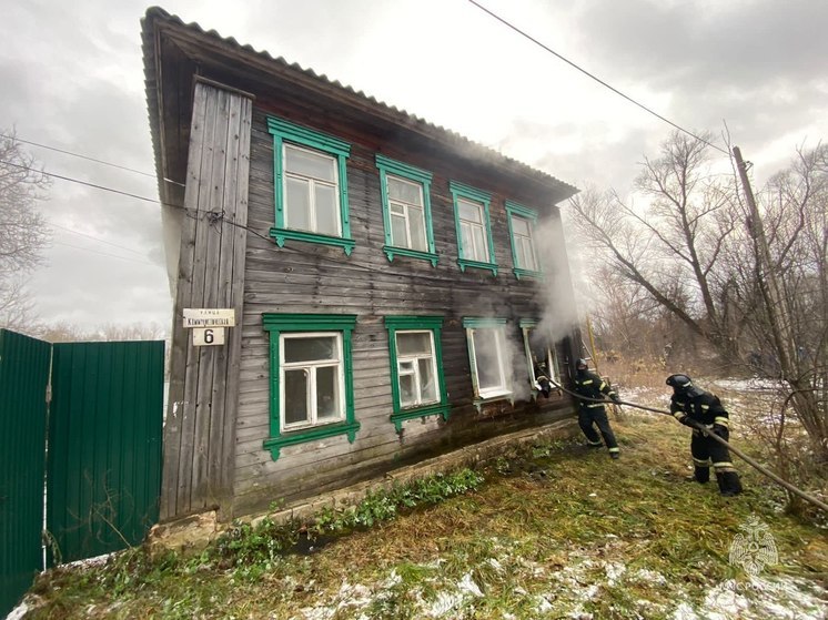 В Меленках спасатели потушили серьезный пожар