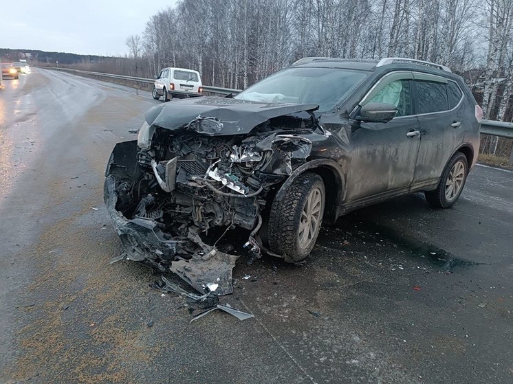 Утром 7 ноября два автомобиля столкнулись на трассе Томск - Каргала - Колпашево