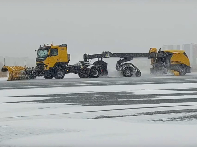 Летевший в Омск самолёт из Сочи отправили в Новосибирск из-за непогоды