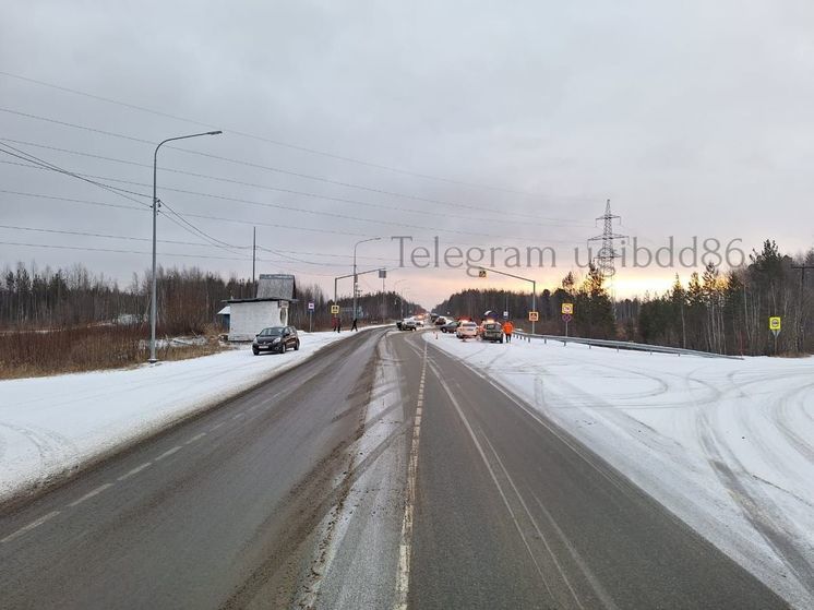 В Нижневартовском районе во время разворота столкнулись две иномарки