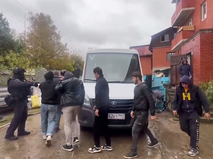 16 мигрантов депортируют по итогам проверки общежития в Одинцово