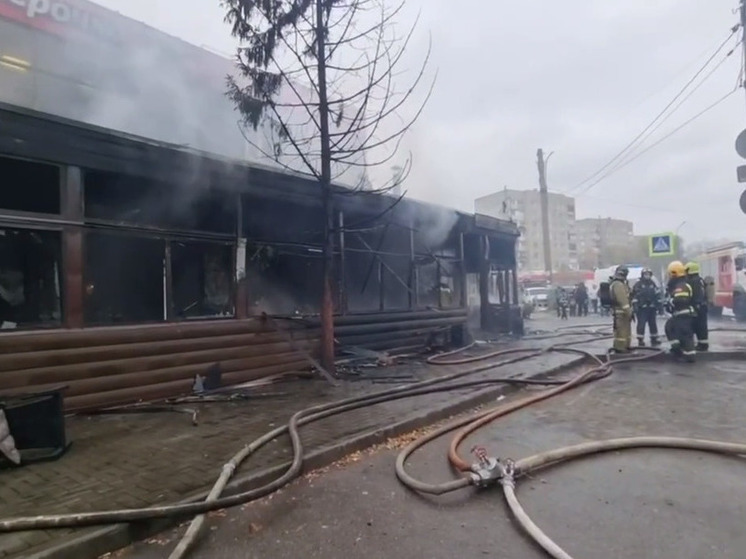 Пожар в палатке с шаурмой на улице Черновицкой в Рязани потушили