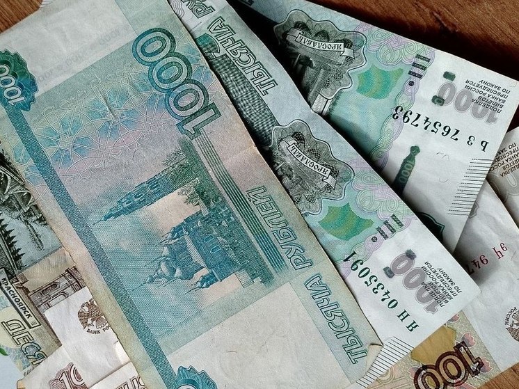 Мошенника, обманувшего тихвинскую пенсионерку, обязали вернуть ей 635 тысяч рублей