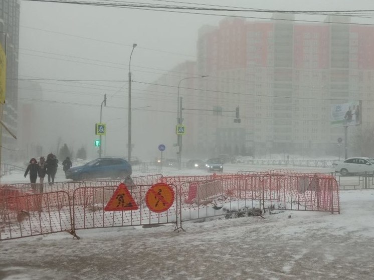 В Алтайском крае мощный порыв ветра сорвал крышу с детского сада