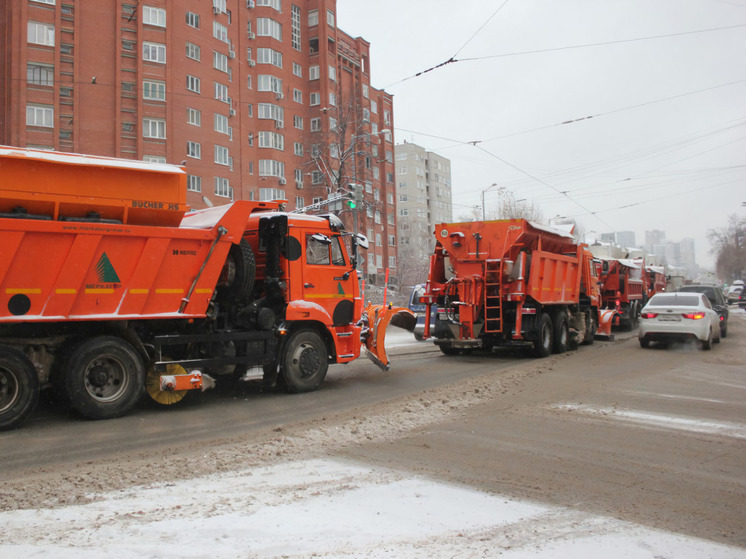 Администрация Екатеринбурга усиливает меры по уборке снега