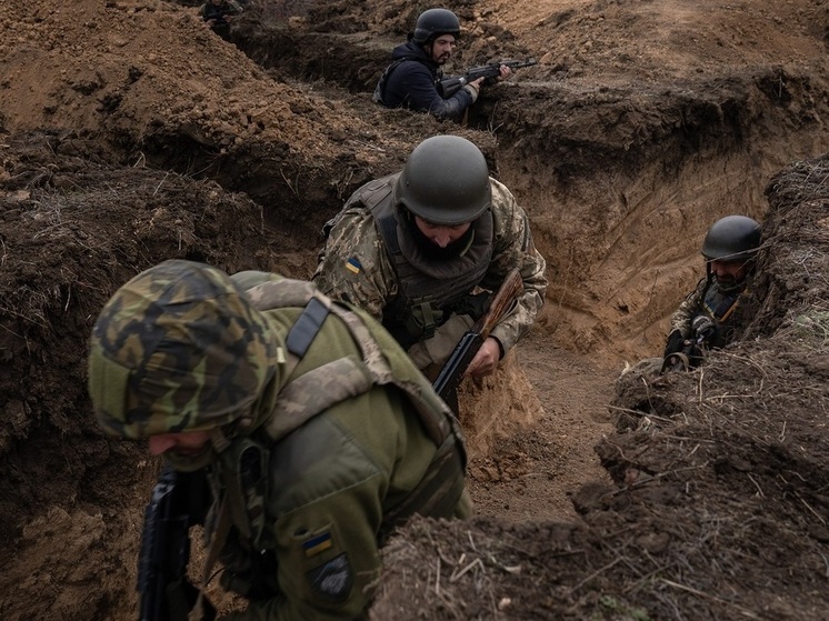 Меркурис: подразделения ВСУ беспорядочно отступают со своих позиций в Донбассе