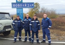 Бригада из четырёх специалистов АО «ТСК» побывала в Новоайдарском районе Луганской народной республики. Они занимались ремонтом линий электропередач на подшефной территории, а также благоустройством мест расположения электросетей.