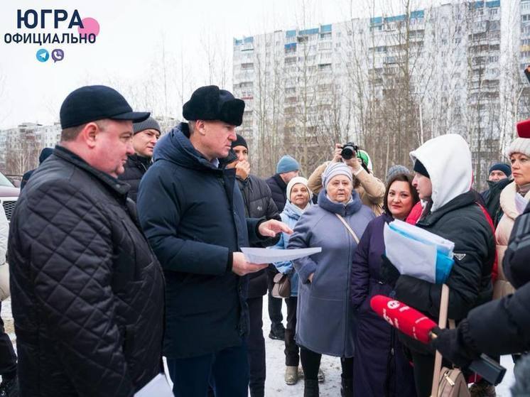 Руслан Кухарук выехал на территорию под строительство храма в Нижневартовске и встретился с жителями