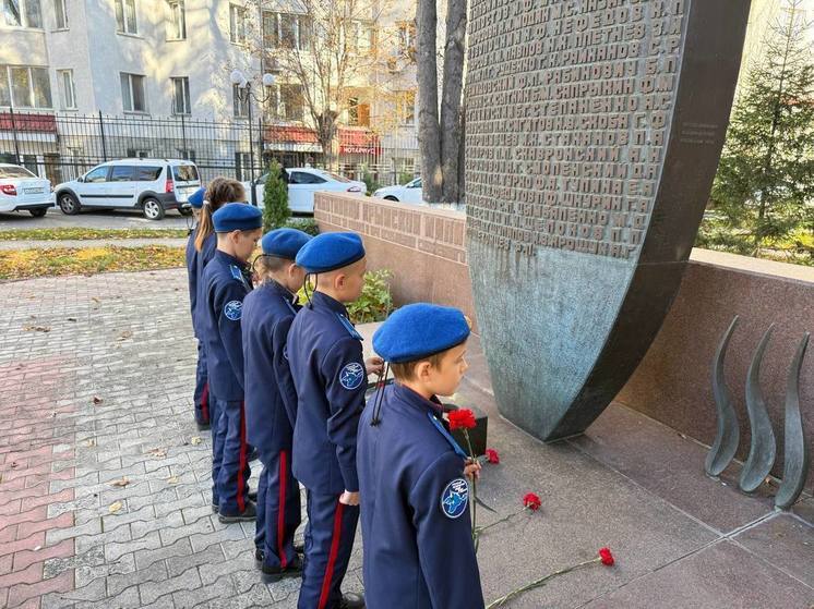 В Крыму кадеты почтили память погибших сотрудников органов внутренних дел