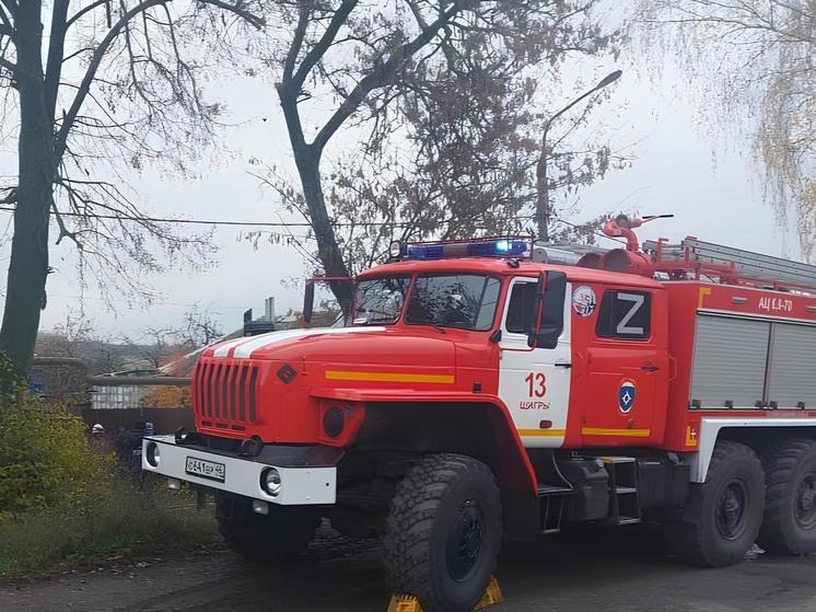 На пожаре в Щиграх Курской области уничтожены кухня и балкон квартиры