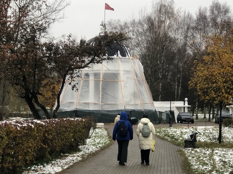 В Твери ремонтируют Пантеон памяти в парке Победы