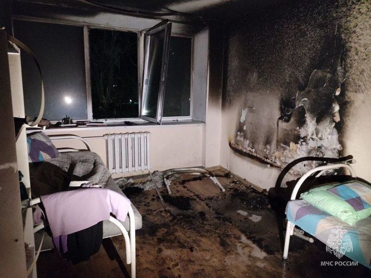 В Красноармейском районе из-за оставшегося на зарядке телефона возник пожар