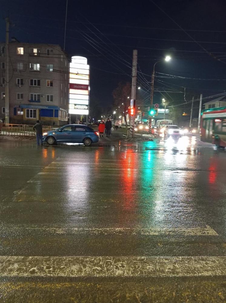 В Балакове прохожая попала под колёса иномарки