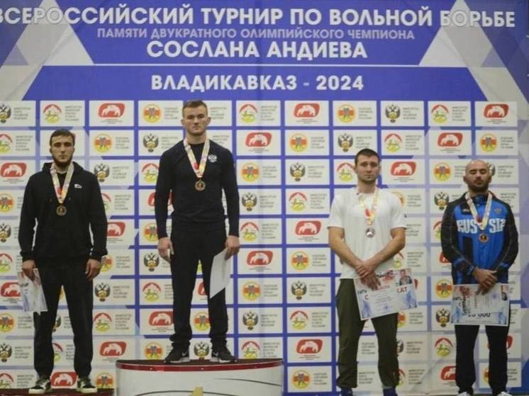 Запорожский борец завоевал золото на Всероссийском турнире