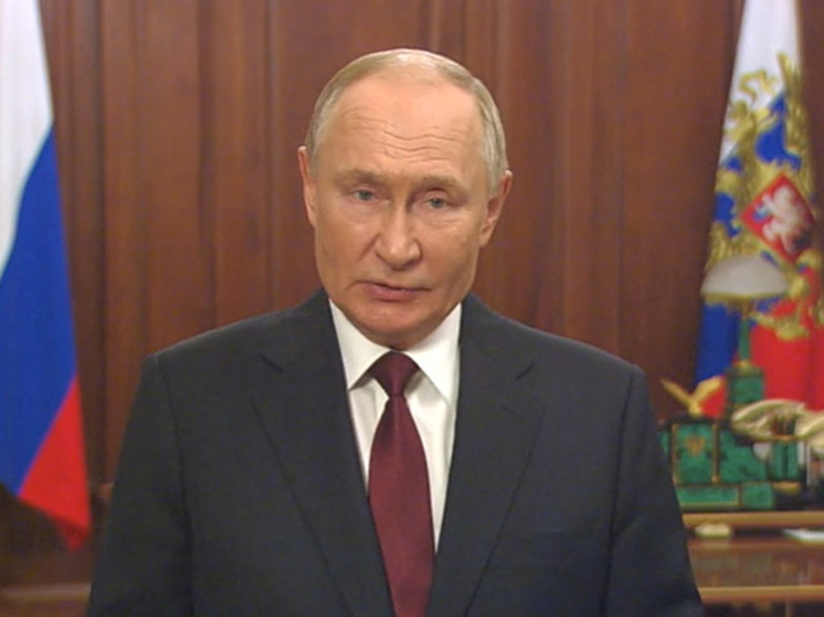 Путин поздравил сотрудников и ветеранов МВД с профессиональным праздником