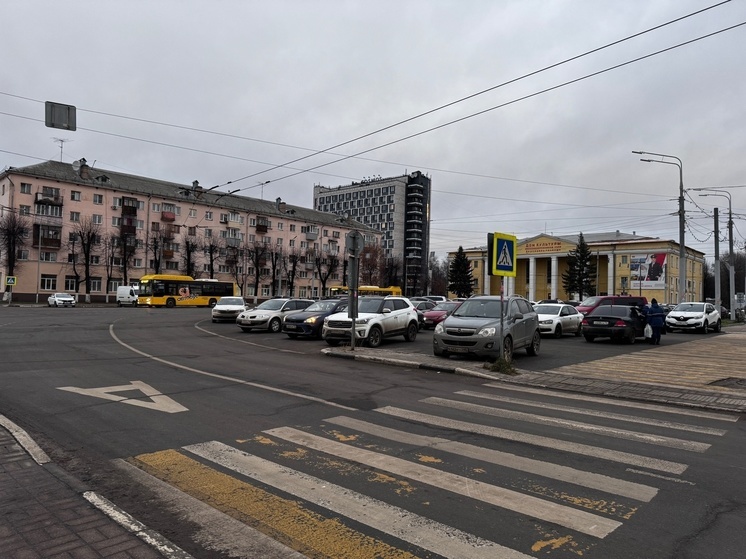  Началось строительство платного паркинга на Ярославле Главном