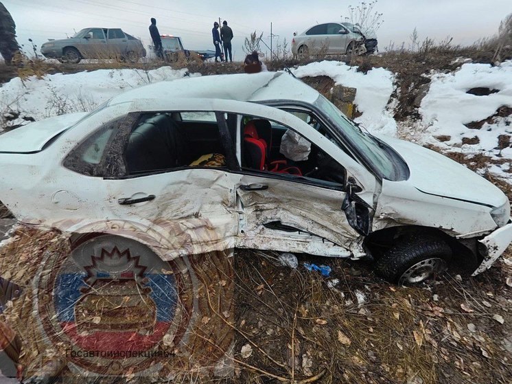 В Красноармейском районе в аварии пострадали трое взрослых и двое детей