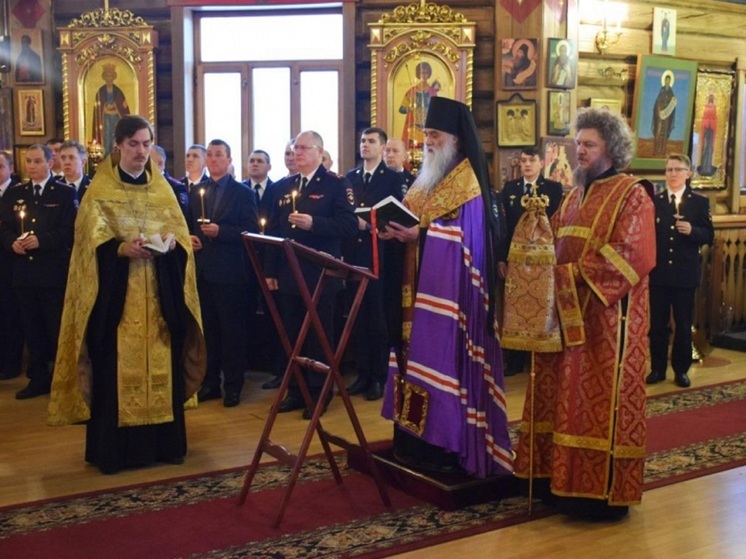 Стражи порядка в Нарьян-Маре посетили памятный молебен