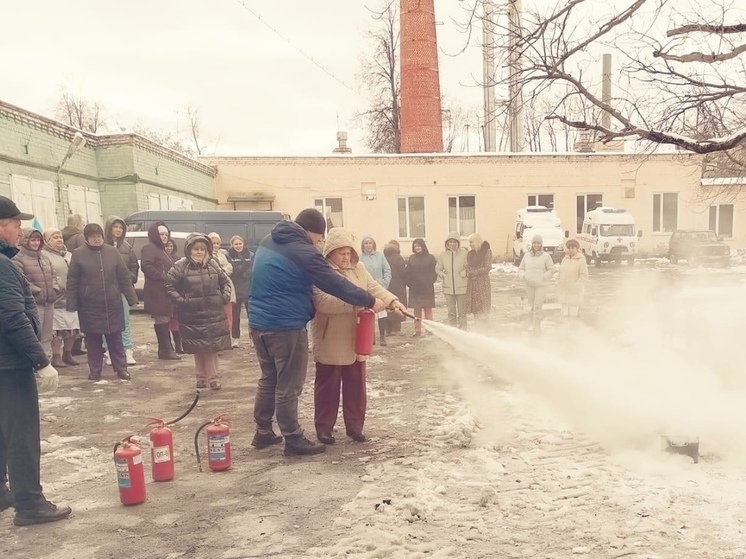 Орловские медики учились тушить пожар