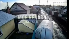 Летающий гараж засняли в Белове
