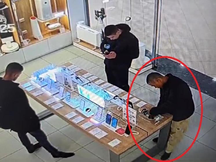 18-летний приезжий украл в Брянске смарт-часы за 11000 рублей