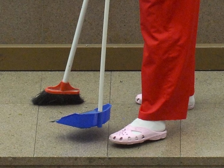 Уборщица перевела мошенникам 9 млн рублей, полученные за погибшего на СВО сына