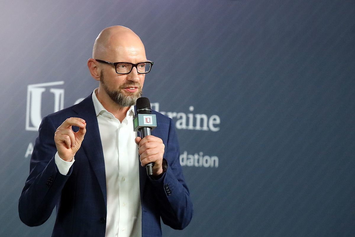 Экс-премьер Украины Яценюк грубо оскорбил китайцев из-за поддержки Пекином РФ