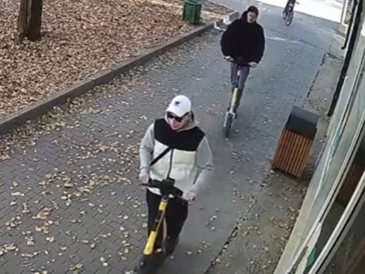 В Екатеринбурге самокат травмировал пенсионерку