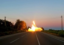 Командир группы 56-го отдельного батальона специального назначения (ОБСпН) 51-й армии с позывным «Сыч» в беседе с РИА «Новости» рассказал, что подразделения вооруженных сил Украины (ВСУ) обстреляли из артиллерии группы последних мирных жителей, эвакуировавшихся из поселка Новгородское (Нью-Йорк) в Донецкой Народной Республике.