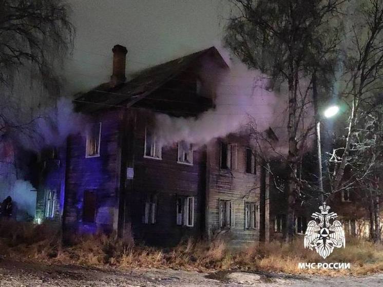 Еще одна расселенная аварийка полыхала в Петрозаводске