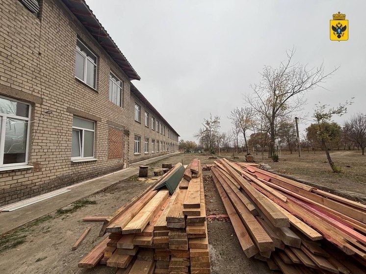 До конца года в Верхнерогачикской ЦРБ планируют завершить ремонт всех корпусов