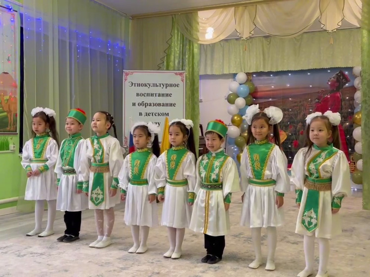 В Калмыкии обсудили методы этнокультурного воспитания