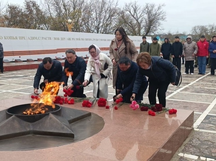 В Элисте почтили память воинов 110-й Отдельной Калмыцкой кавалерийской дивизии