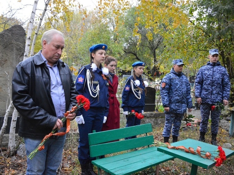 Ялтинцы почтили память Героя России Дмитрия Гребёнкина