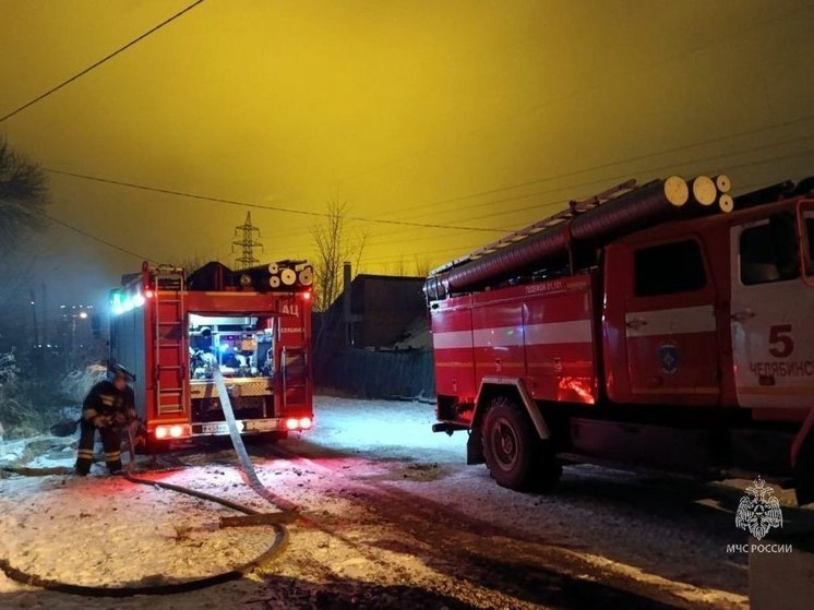 В Челябинске в сгоревшем деревянном доме нашли тело мужчины