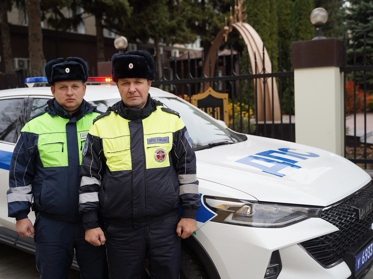 Липецкие автоинспекторы оперативно довезли до больницы рожающую женщину