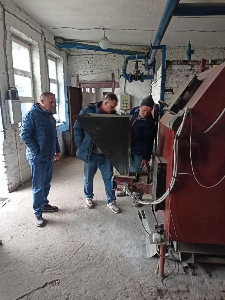 Аварийная бригада из Пензы устанавливает в школах Пологовского района резервные источники питания