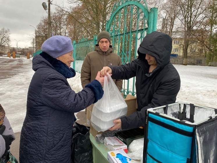 В Орле нуждающимся начали раздавать бесплатные обеды по понедельникам