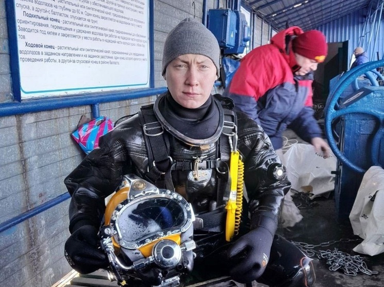 Спасатели из НАО более 40 часов провели под водой в Воронеже