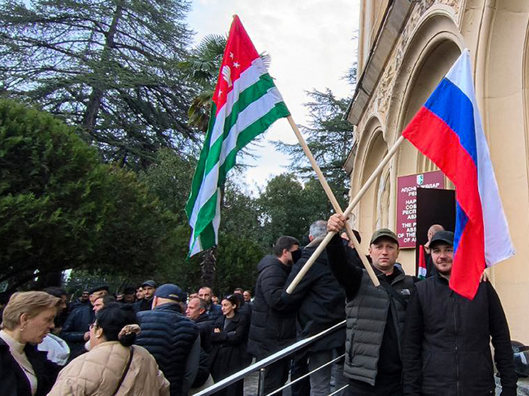 Спорное соглашение отозвано, но протестующие требуют отставки президента Бжания