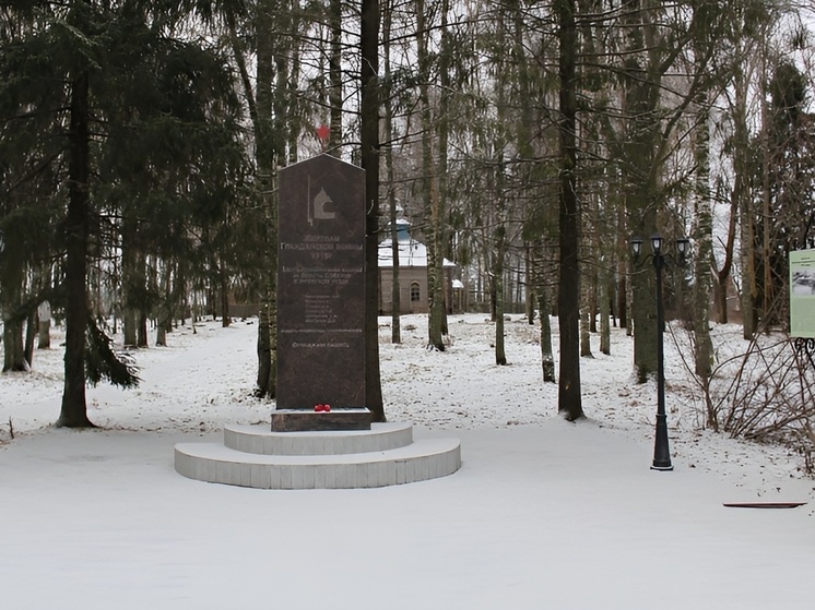 В Яренске благоустраивают Преображенский парк