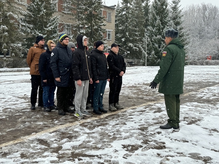 Студенты Большого Серпухова познакомились с армейской жизни