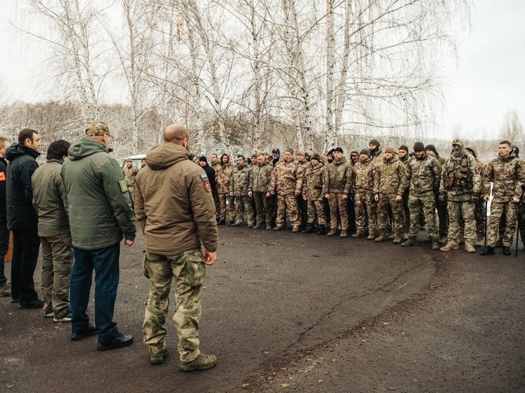 Курский губернатор вручил медали бойцам защитных подразделений