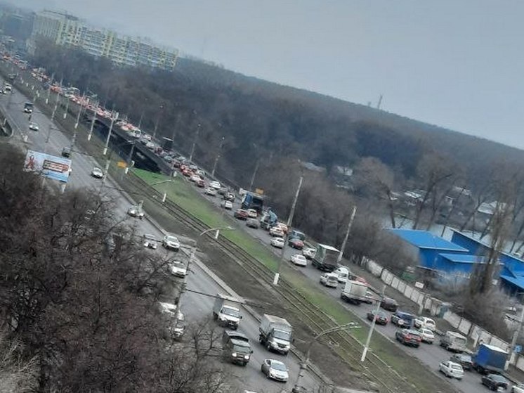 «Московская» пробка сковала въезд в центр Курска