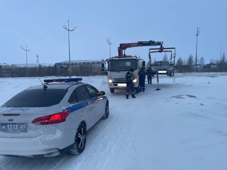 Водитель из Нового Уренгоя лишился машины из-за езды без прав